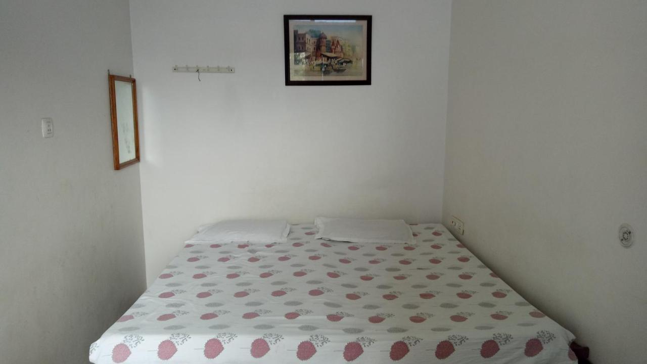 Ishan Paying Guest House Váránaszi Kültér fotó